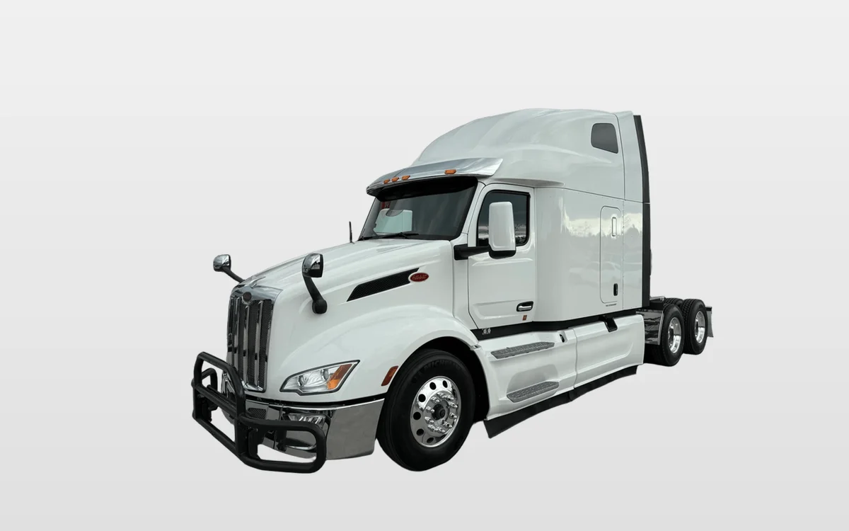 2023 PETERBILT 579 - image 1