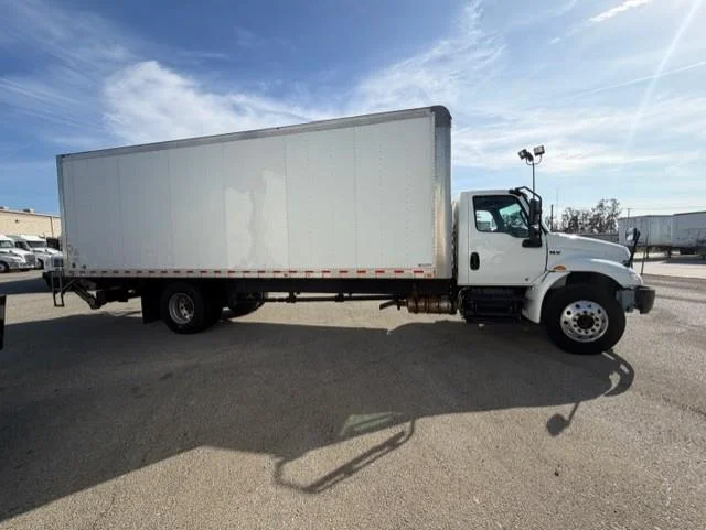 2021 International MV - image 5