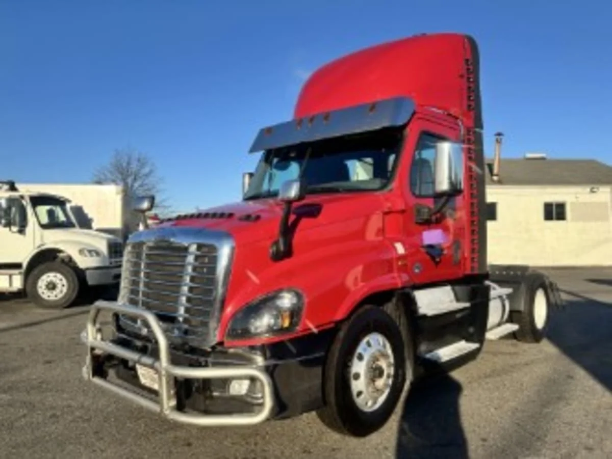 2019 Freightliner Cascadia in Kearny, NJ