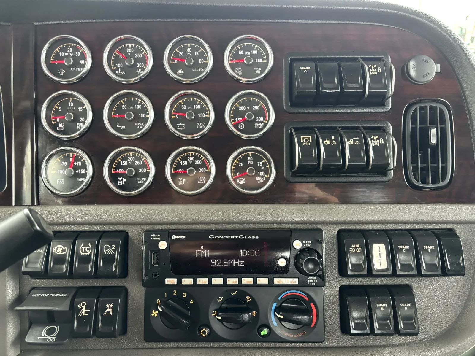 2023 Peterbilt 389 - image 18