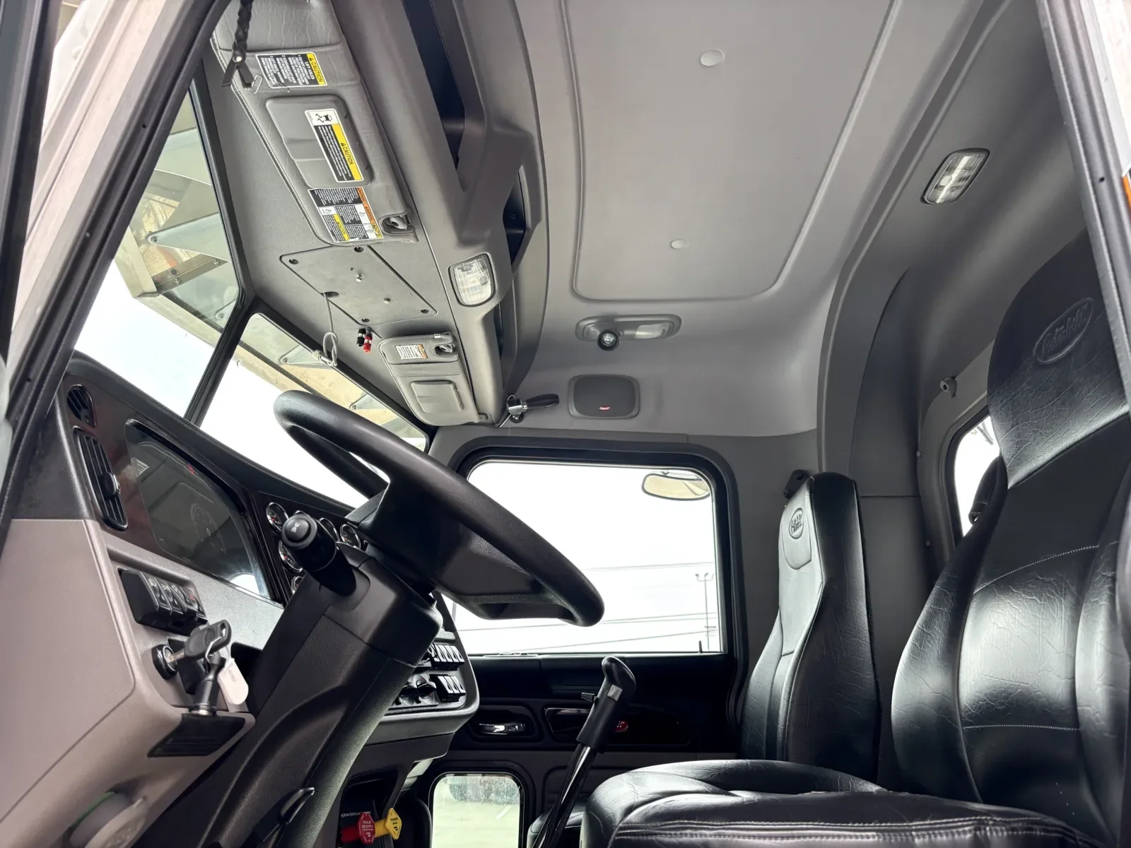 2023 Peterbilt 389 - image 14
