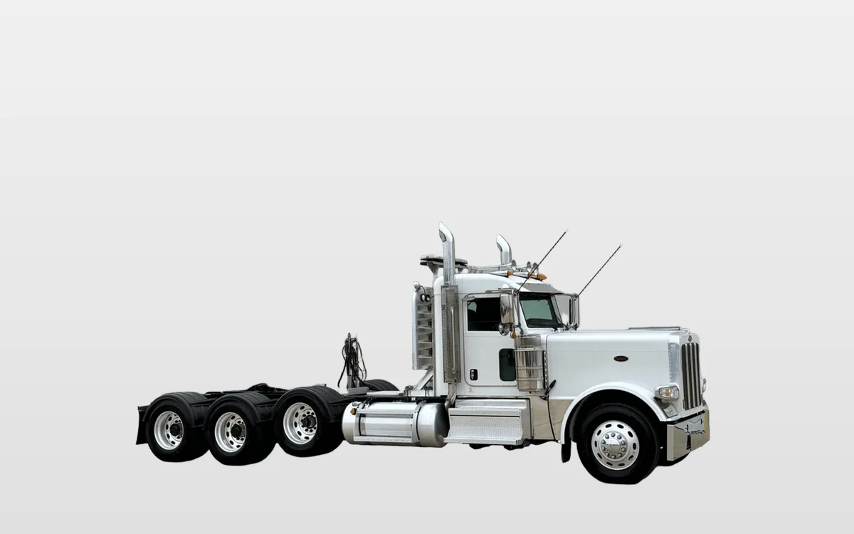 2023 Peterbilt 389 - image 1
