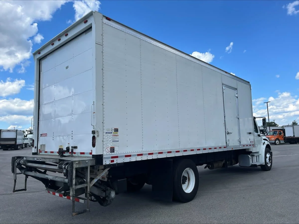 2020 Freightliner M2 106 in Beltsville, MD — photo 4