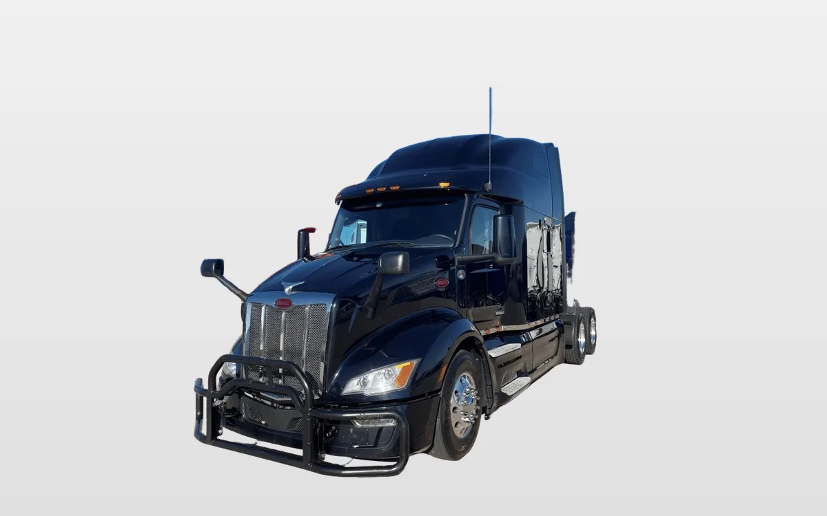 2023 PETERBILT 579 - image 1