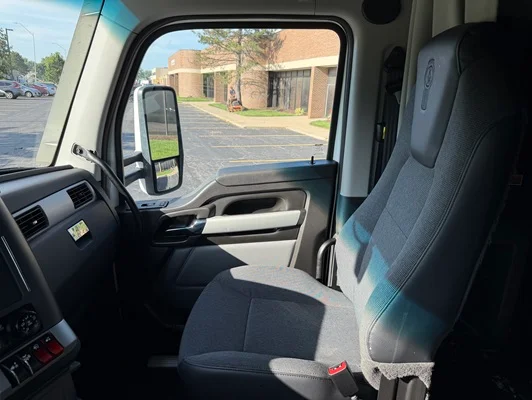 2023 Kenworth T680 in Kansas City, MO — photo 10