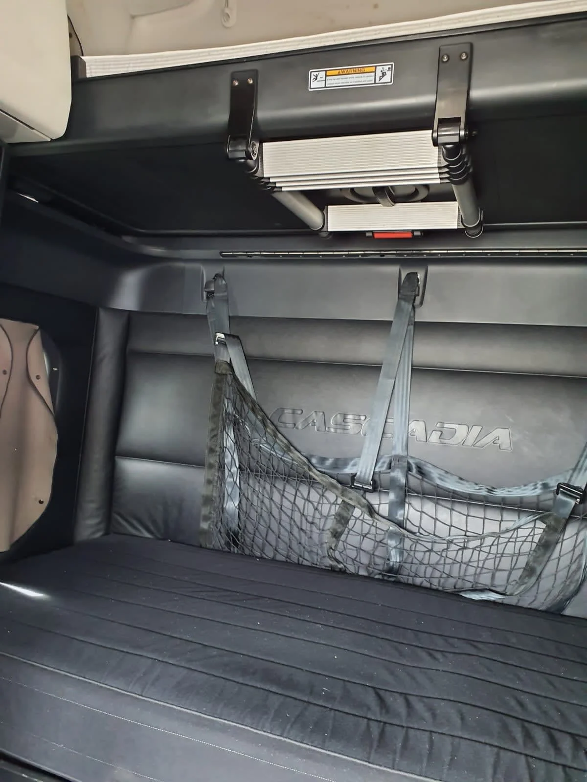 2023 Freightliner Cascadia - image 8