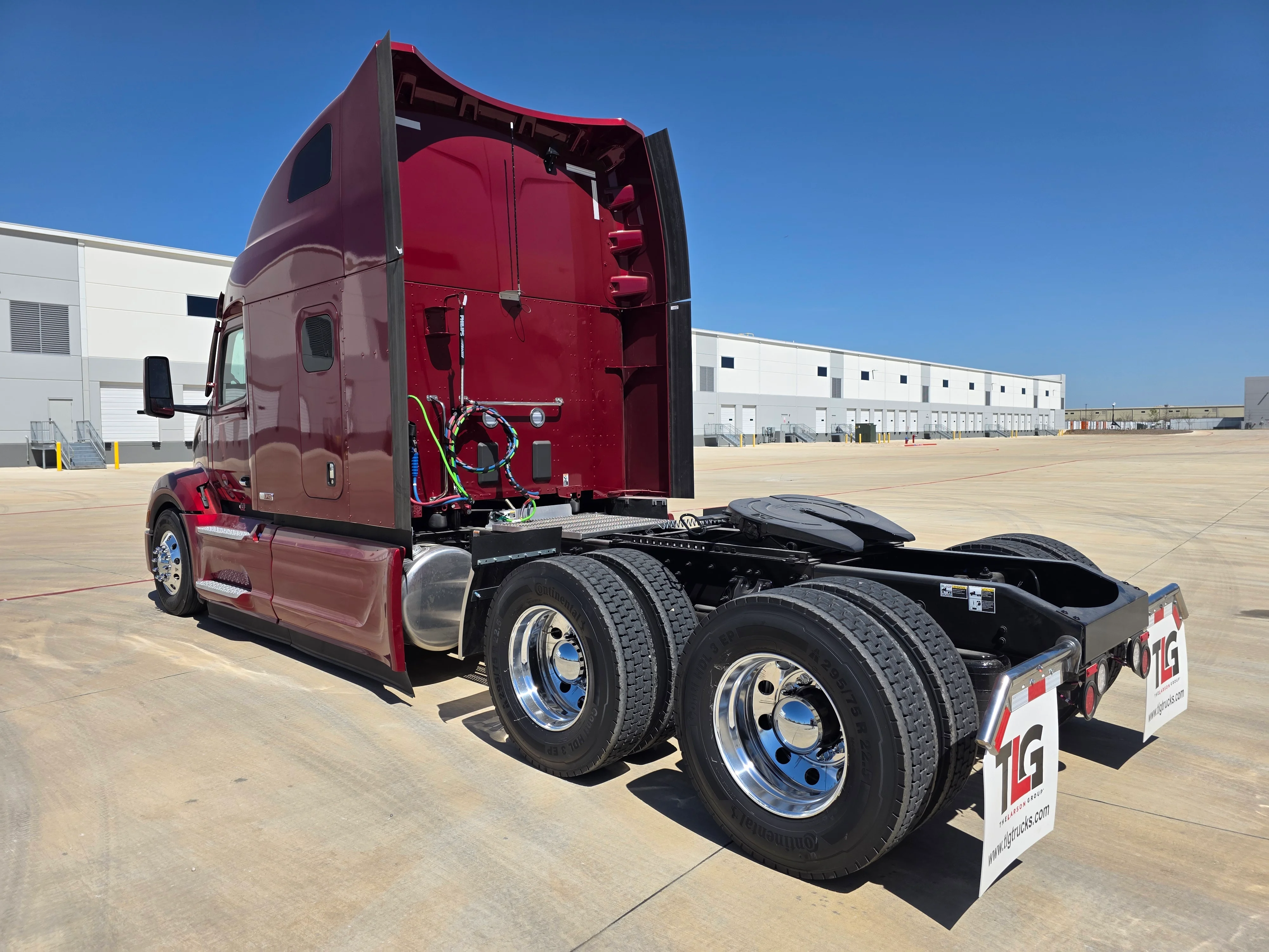 2027 Peterbilt 579 in Cincinnati, OH — photo 3