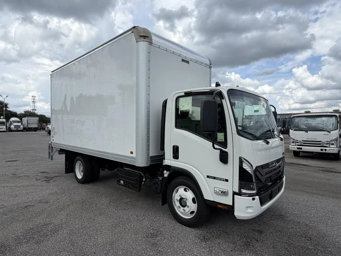 2027 Isuzu NRR — photo 11