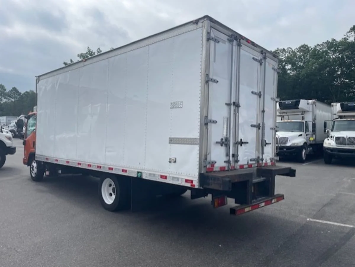 2019 Isuzu NQR in Farmingdale, NY — photo 6