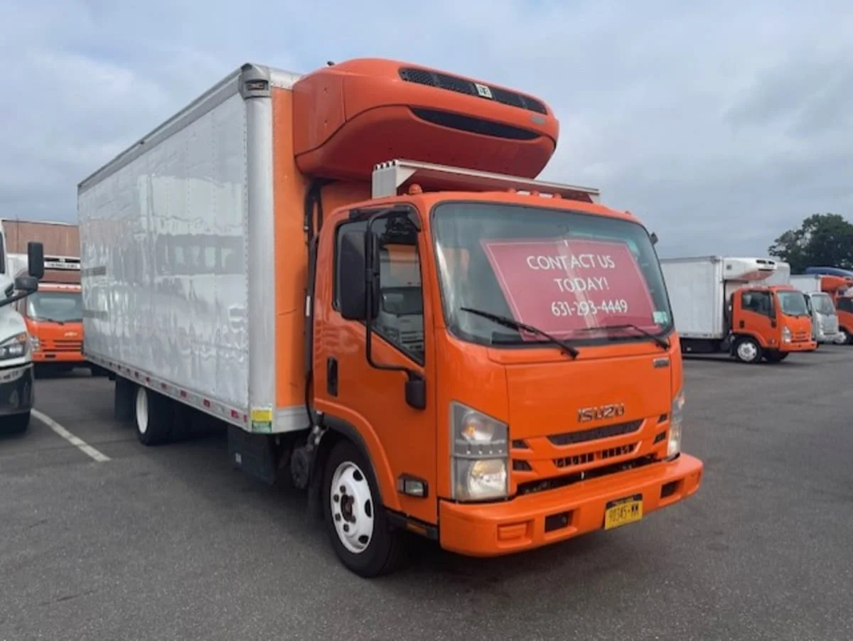 2019 Isuzu NQR in Farmingdale, NY — photo 3
