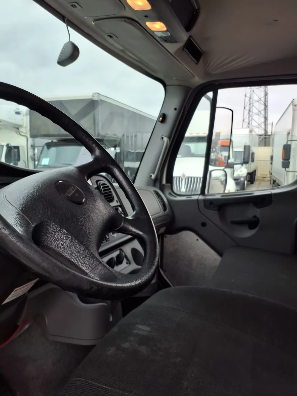 2020 Freightliner M2 106 in Fort Worth, TX — photo 7