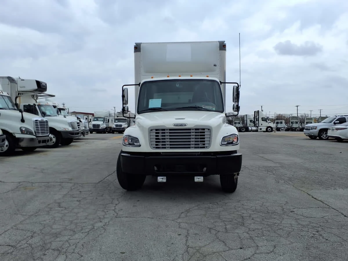 2020 Freightliner M2 106 in Fort Worth, TX — photo 2