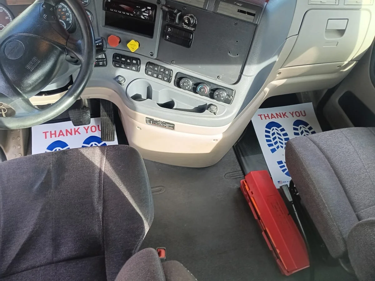 2018 Freightliner Cascadia - image 7