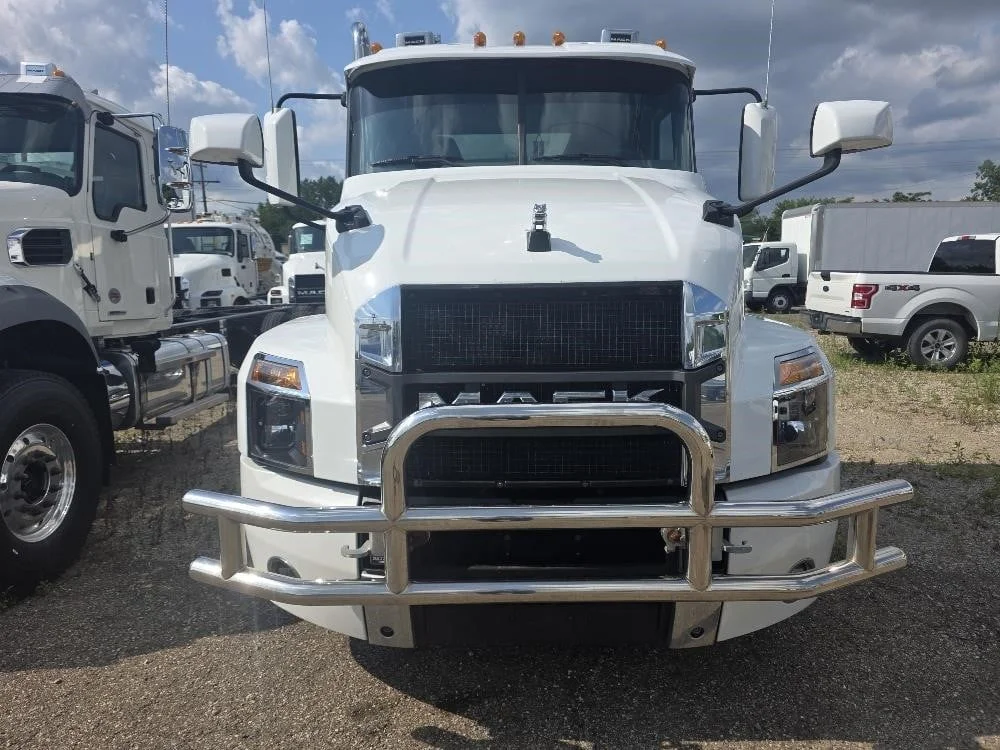2023 Mack Anthem in Canton, OH — photo 3
