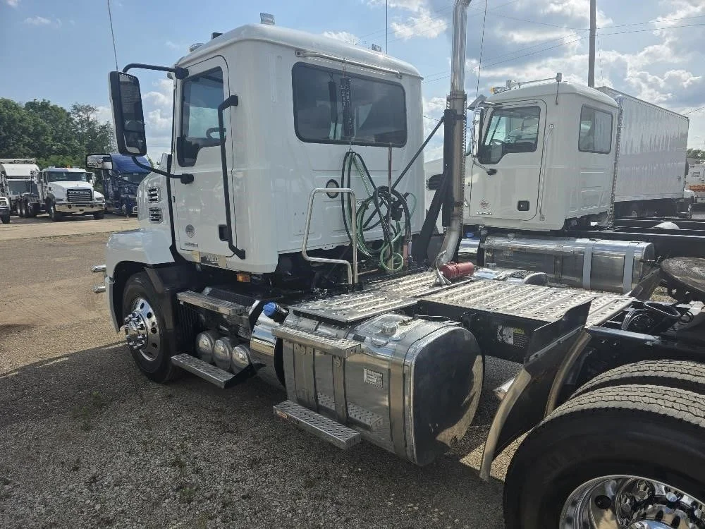 2023 Mack Anthem in Canton, OH — photo 6