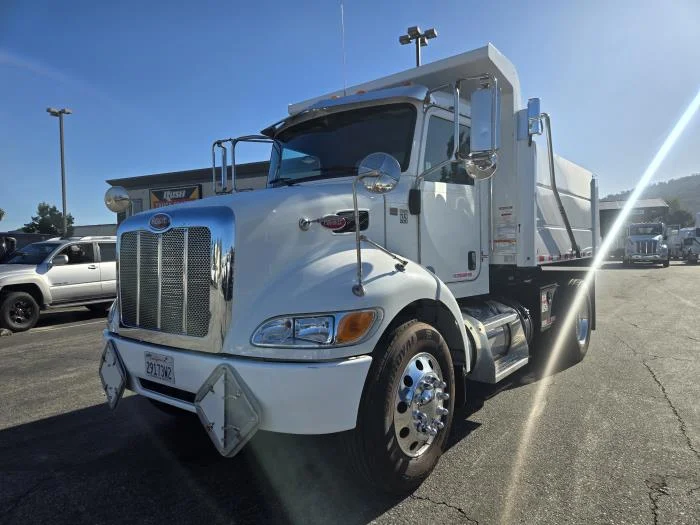2020 Peterbilt 337 - image 2