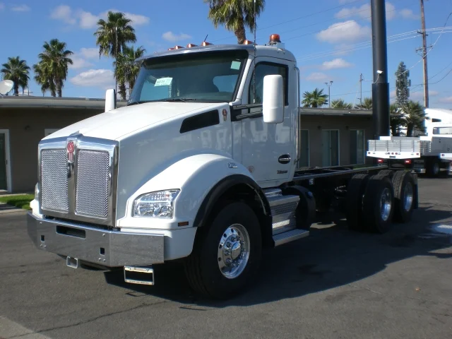 2024 Kenworth T880 in Fresno, CA