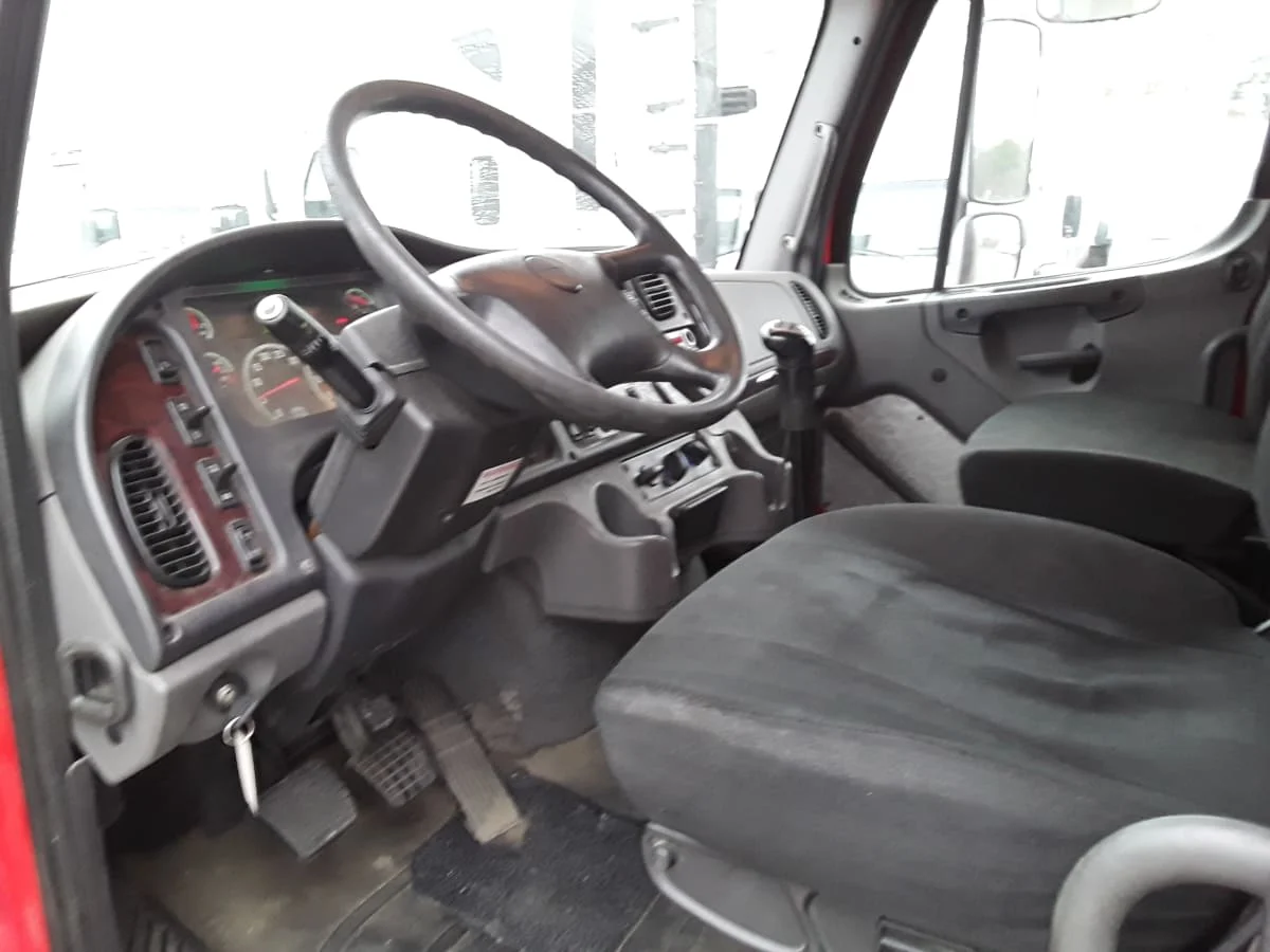 2018 Freightliner M2 112 - image 7