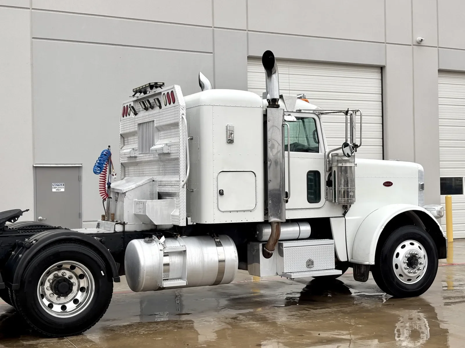 2009 Peterbilt 388 in Hutchins, TX — photo 7