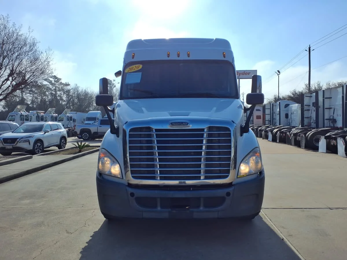 2020 Freightliner Cascadia - image 2