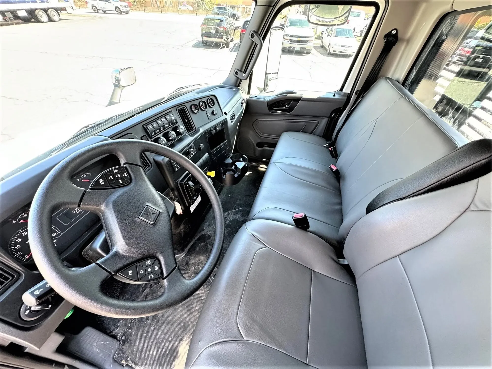 2025 International MV - image 8