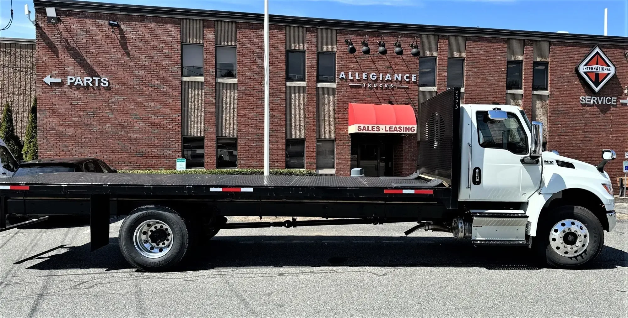 2025 International MV - image 3