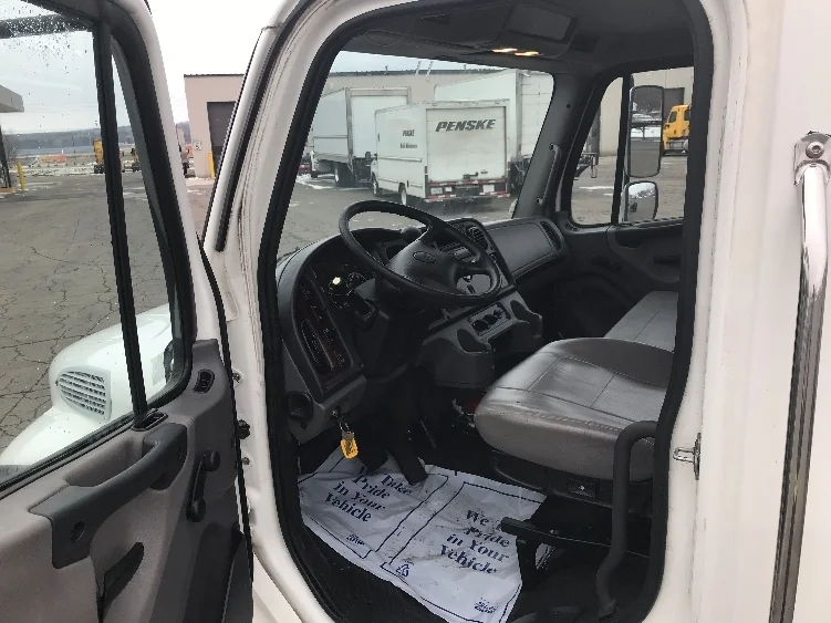 2015 Freightliner M2 106 - image 10