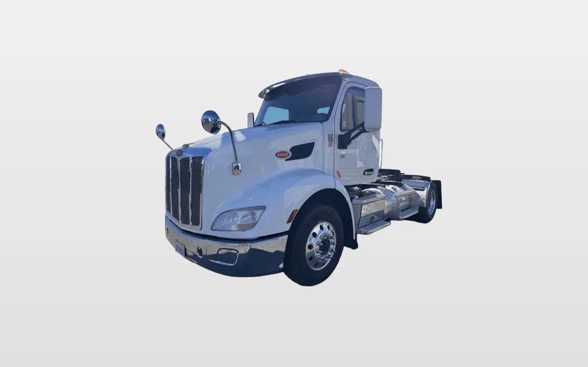 2018 Peterbilt 579 - image 1