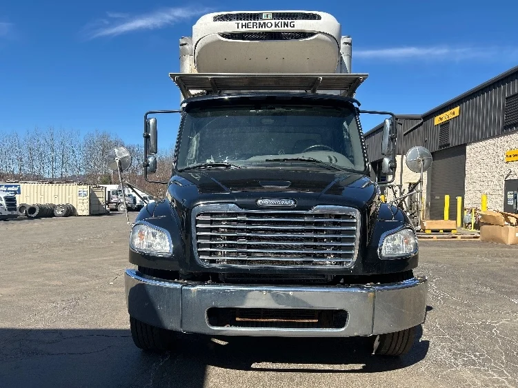 2019 Freightliner M2 106 - image 2