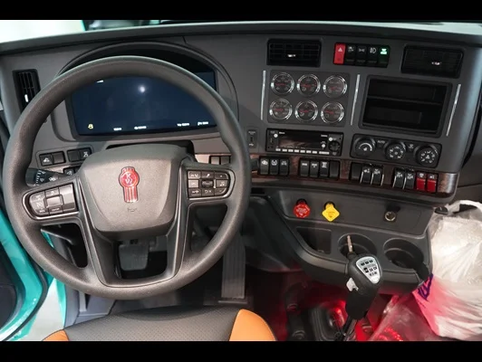2027 Kenworth W990 in Joplin, MO — photo 2