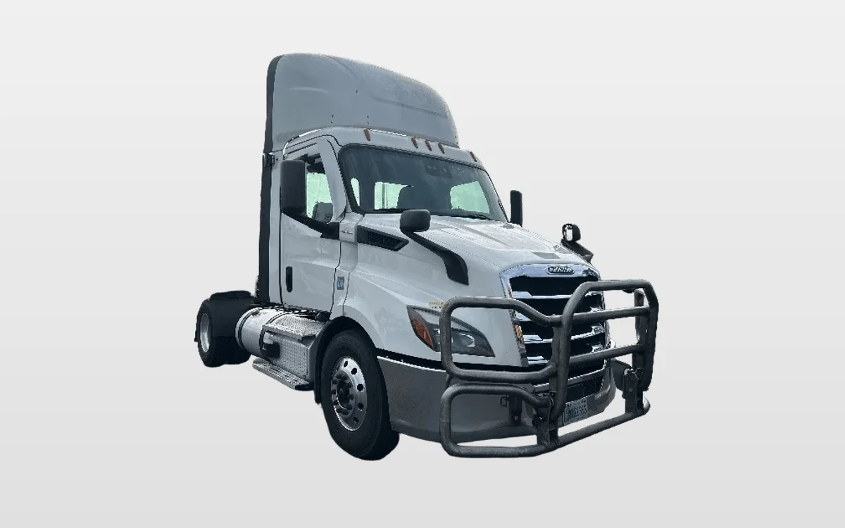 2020 Freightliner Cascadia - image 1