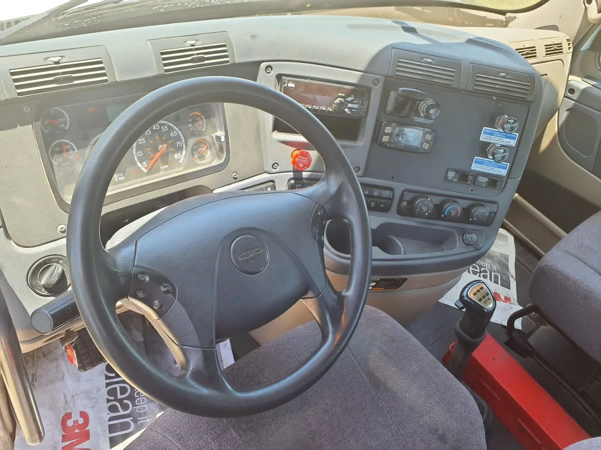 2020 Freightliner Cascadia in Converse, TX — photo 7