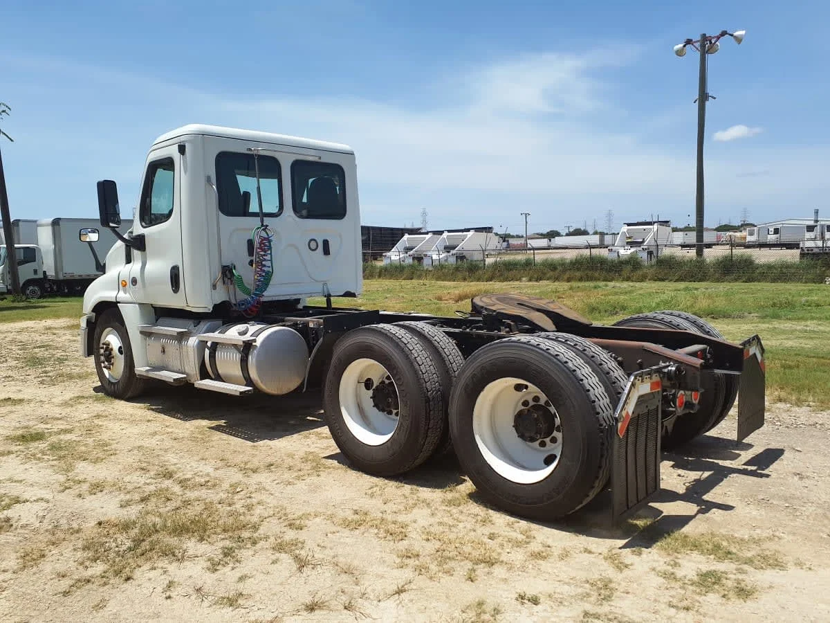 2020 Freightliner Cascadia in Converse, TX — photo 6