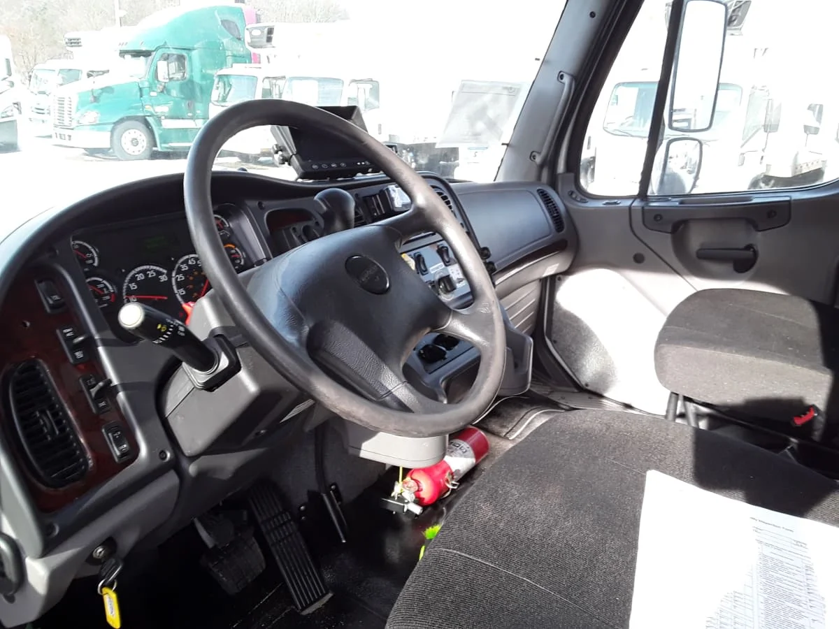 2020 Freightliner M2 106 - image 8