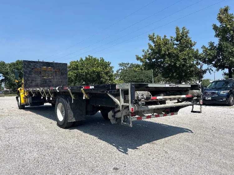 2019 Freightliner M2 106 - image 6