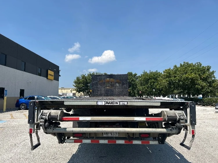 2019 Freightliner M2 106 - image 8