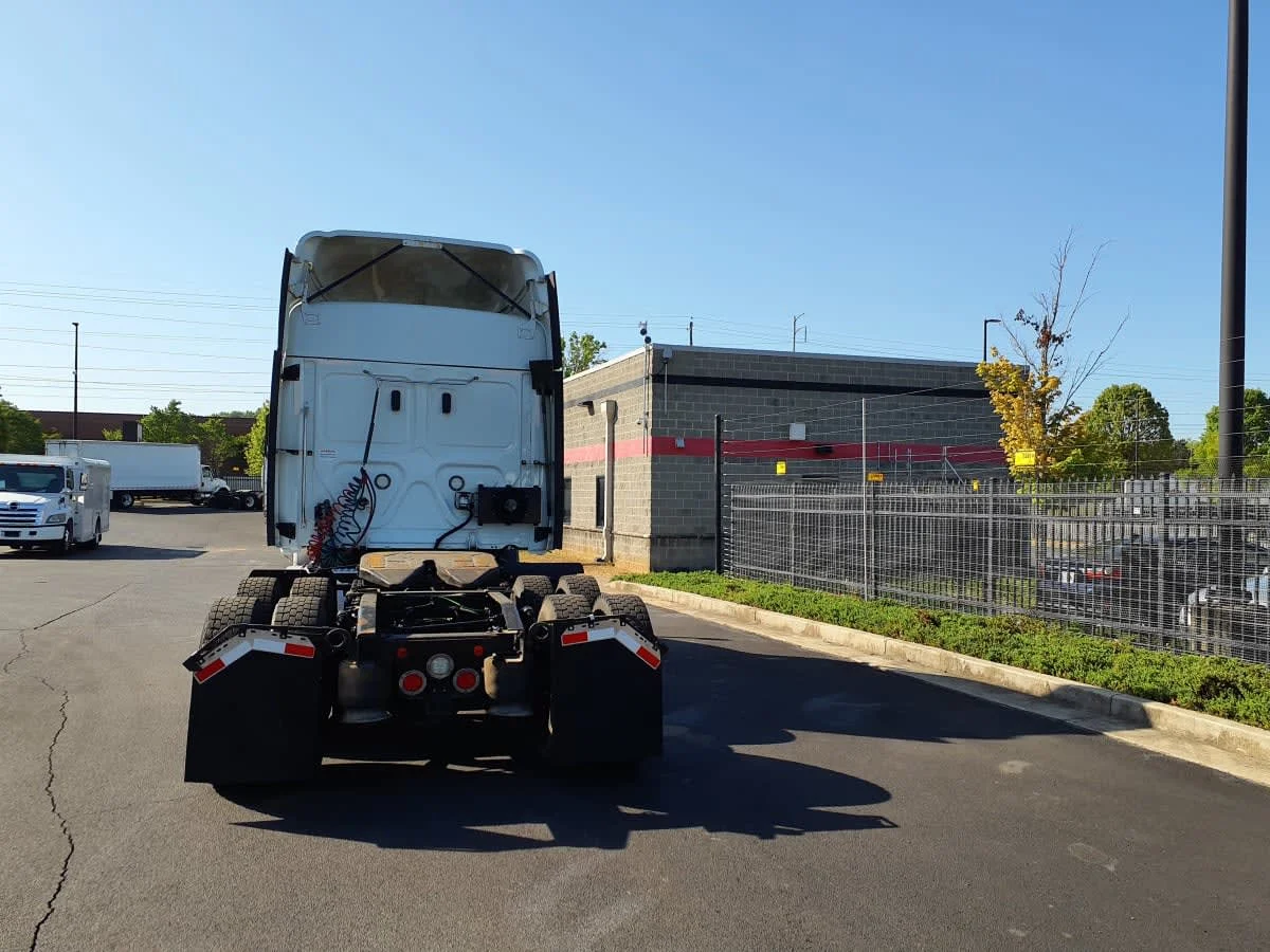 2020 Freightliner Cascadia in Greenville, SC — photo 5