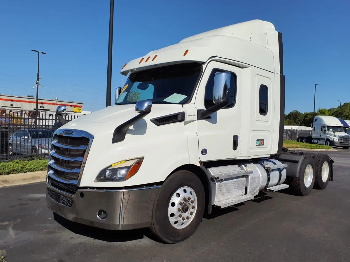 2020 Freightliner Cascadia in Greenville, SC — photo 3