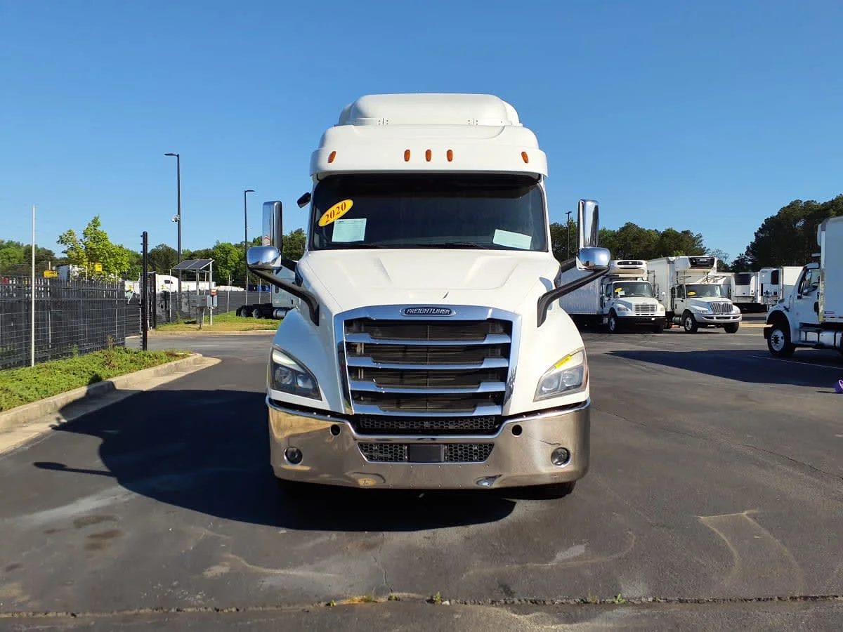 2020 Freightliner Cascadia in Greenville, SC — photo 2