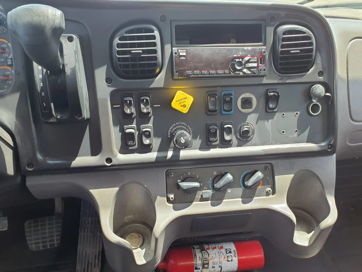 2020 Freightliner M2 106 in Oak Creek, WI — photo 11