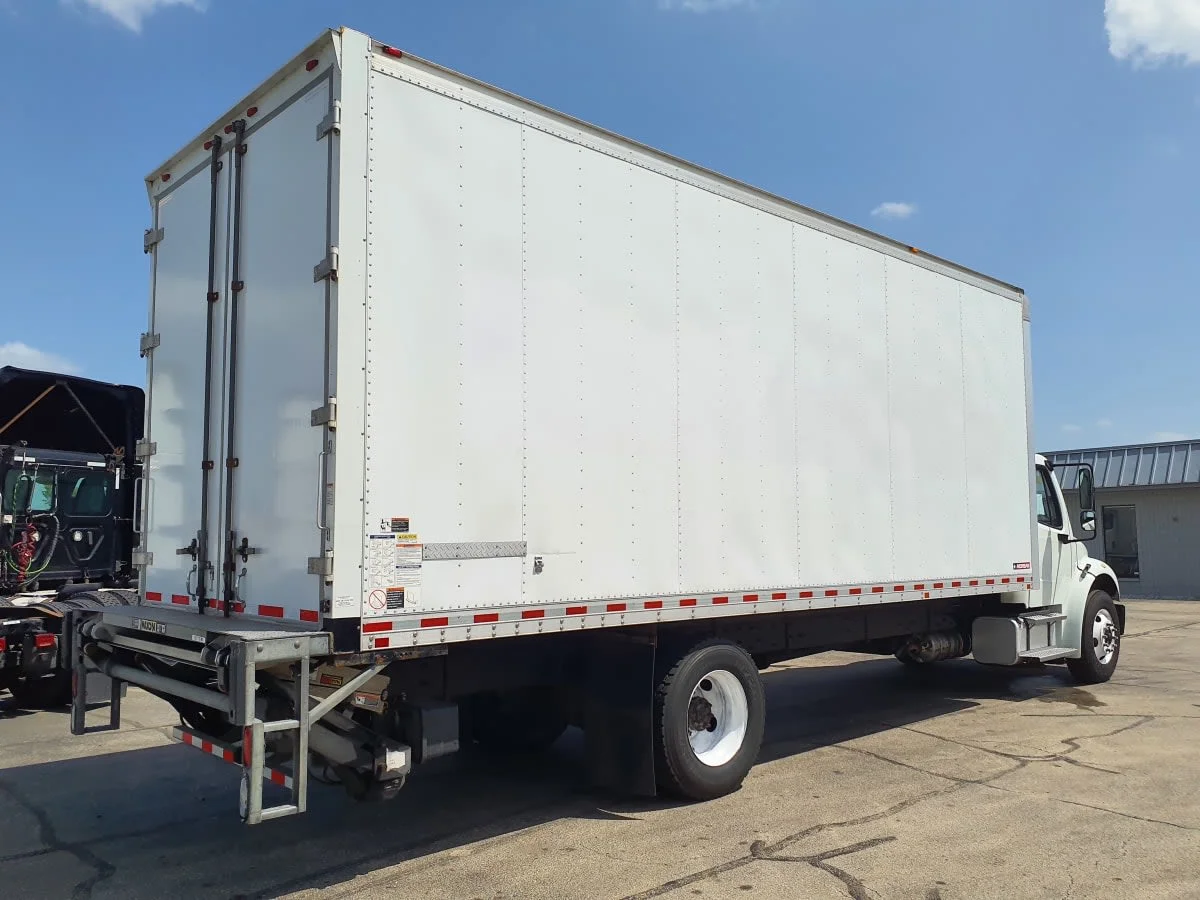 2020 Freightliner M2 106 in Oak Creek, WI — photo 4