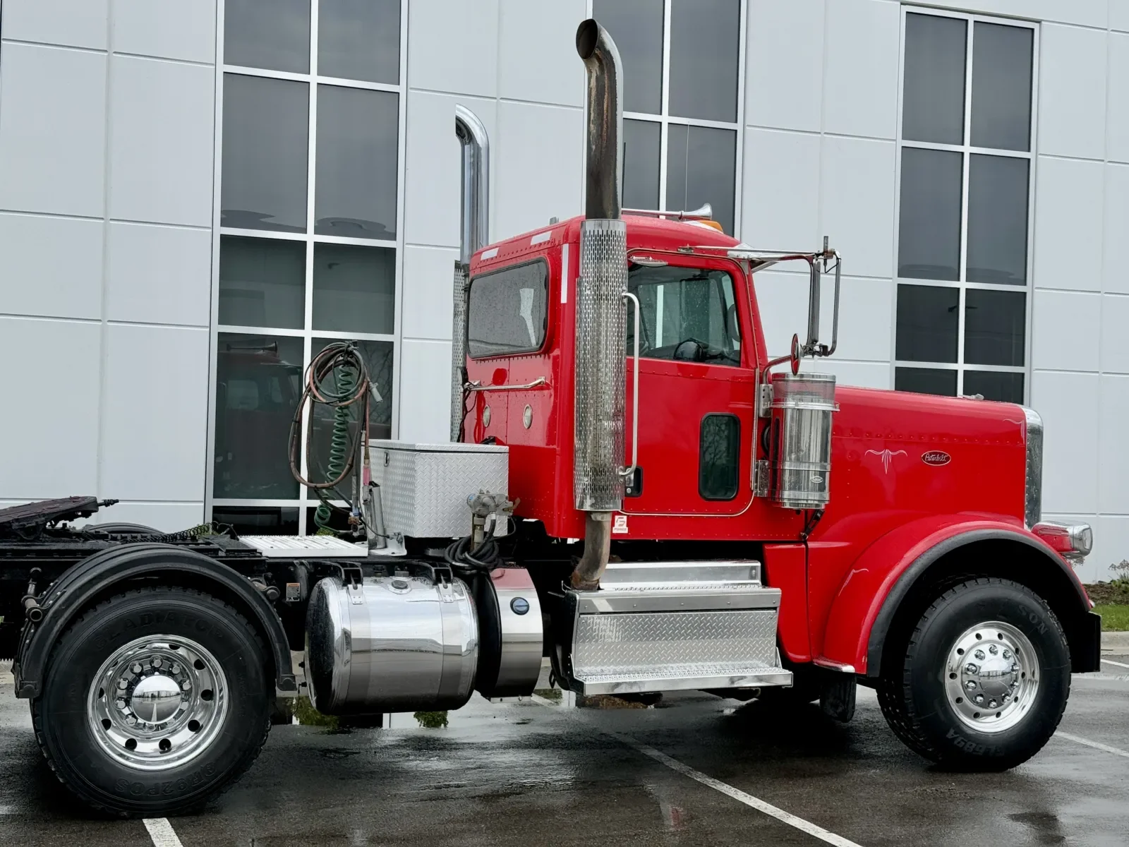 2021 Peterbilt 389 - image 7
