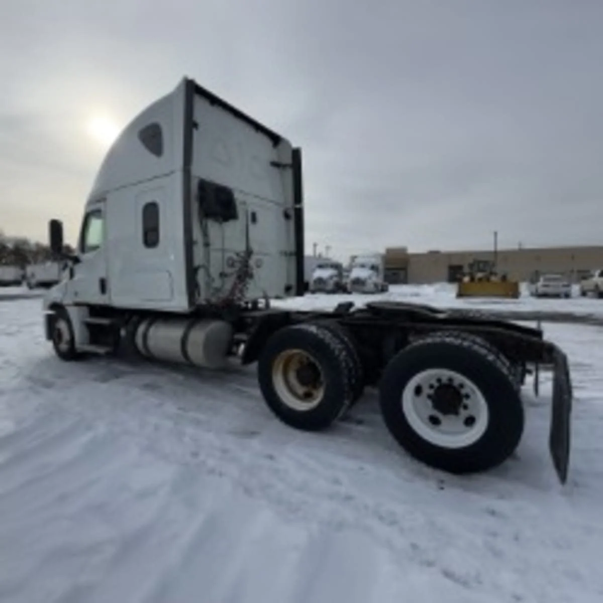 2020 Freightliner Cascadia - image 6