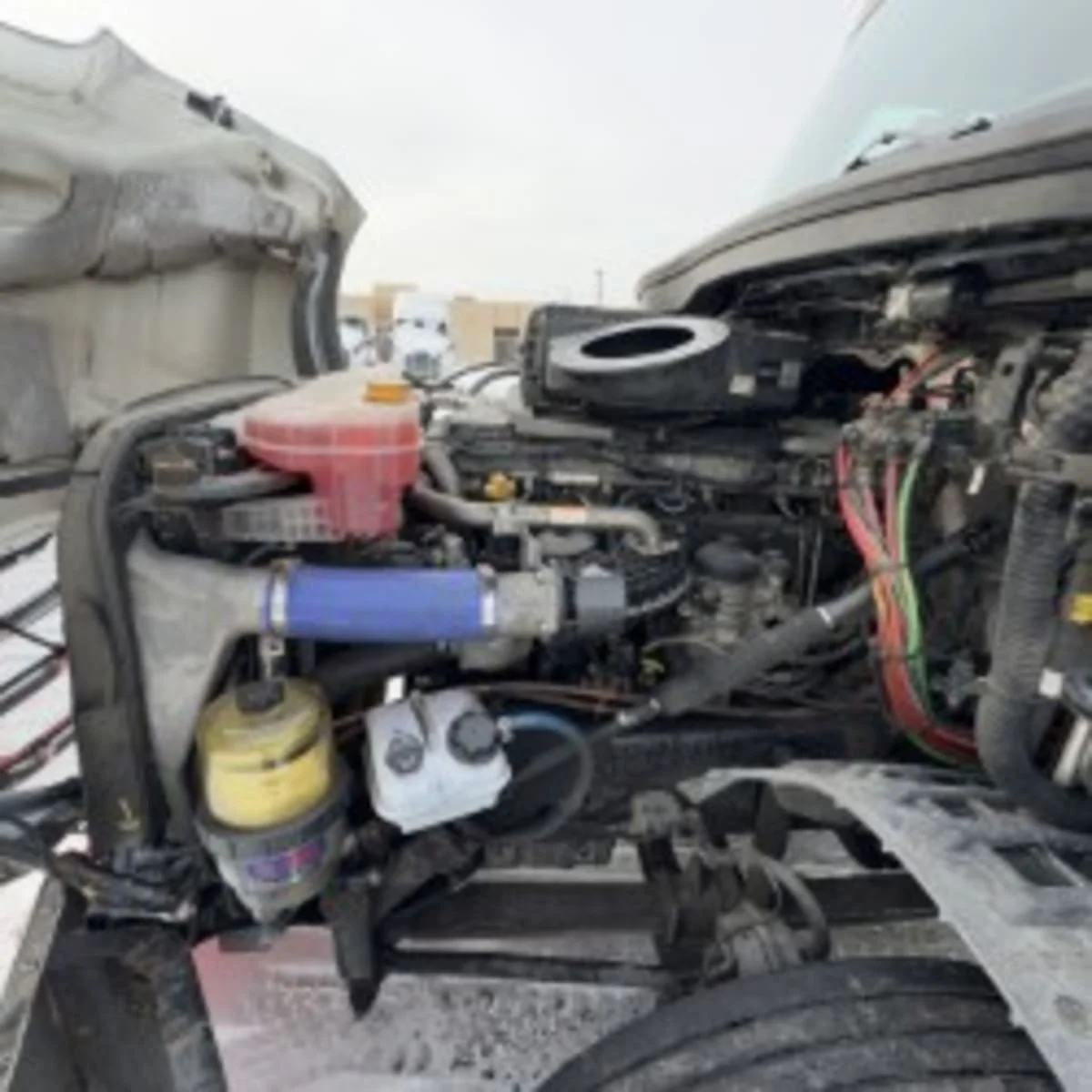 2020 Freightliner Cascadia - image 9