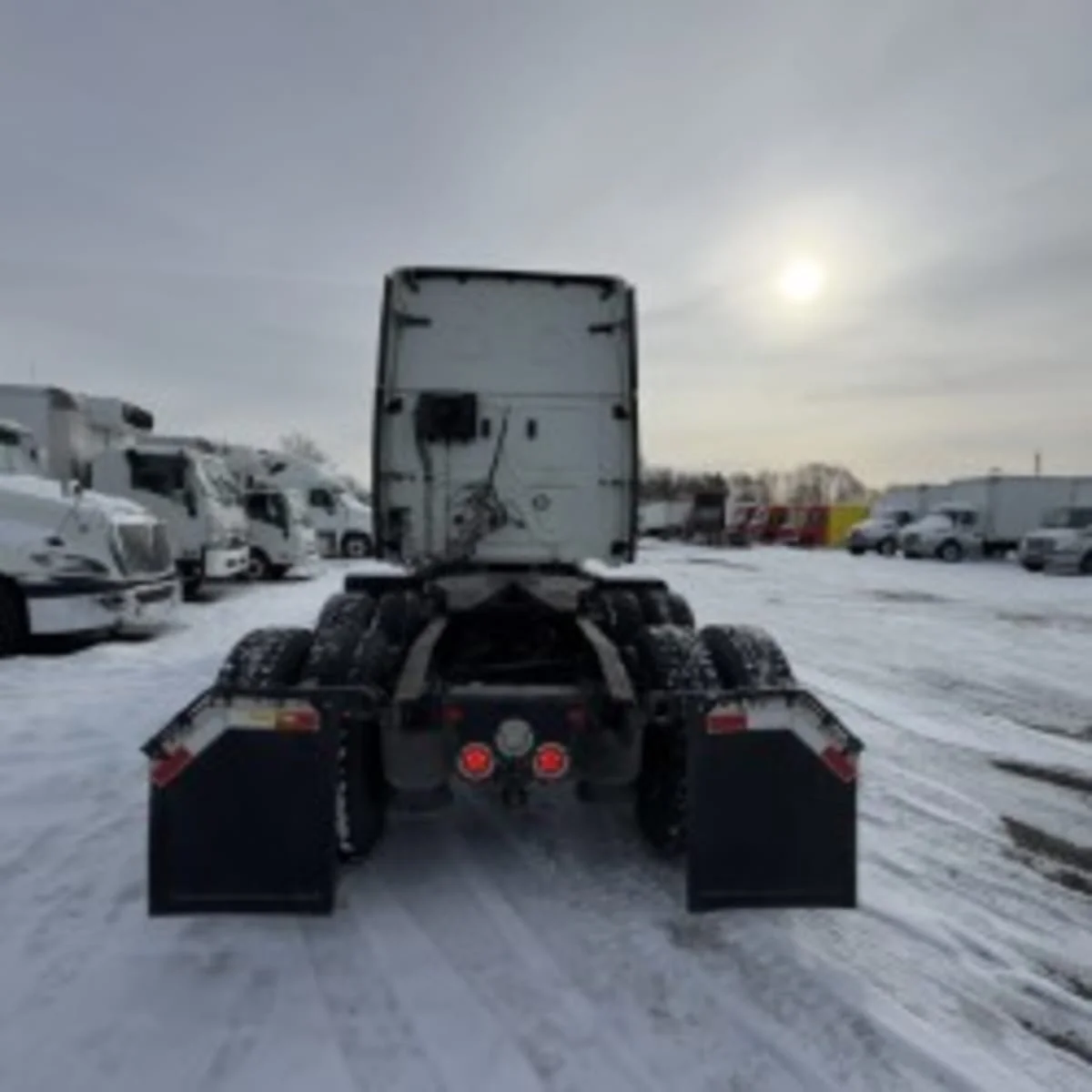 2020 Freightliner Cascadia - image 5