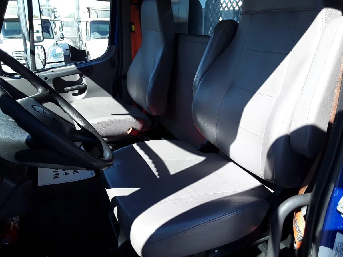 2020 Freightliner M2 106 - image 11