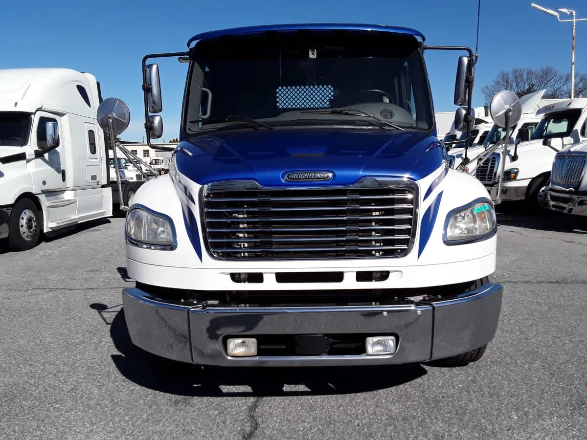 2020 Freightliner M2 106 - image 2