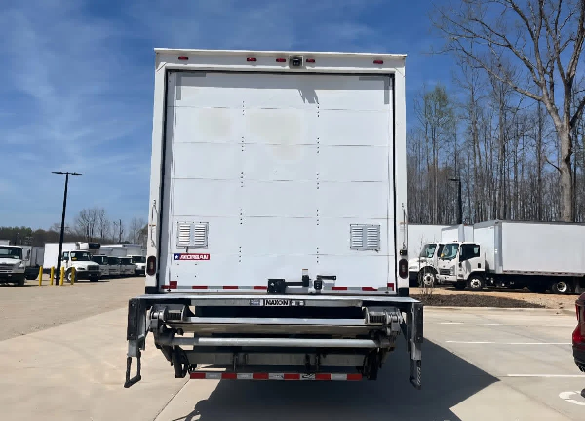 2020 International MV - image 5