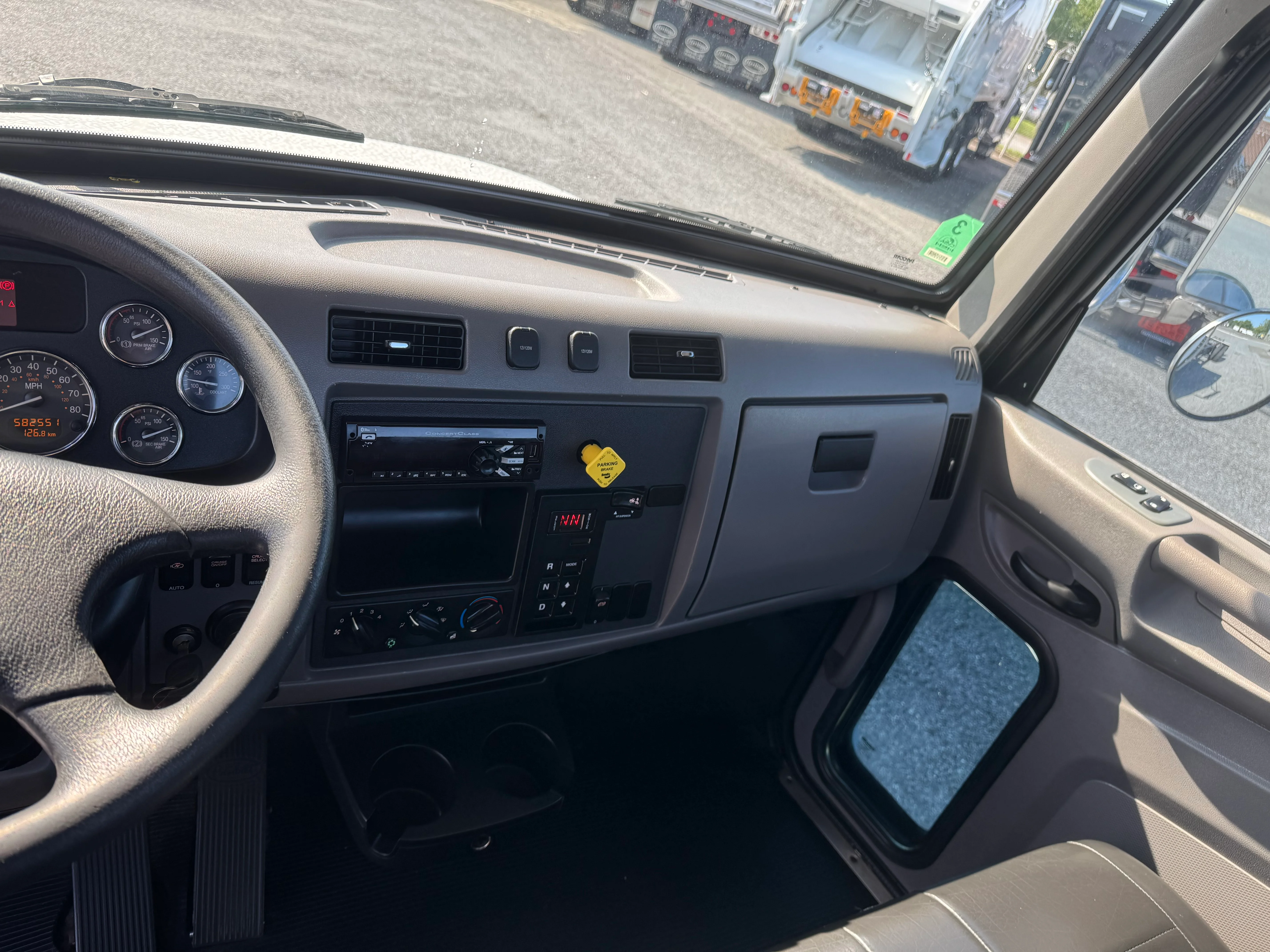 2020 Peterbilt 337 in Baltimore, MD — photo 6