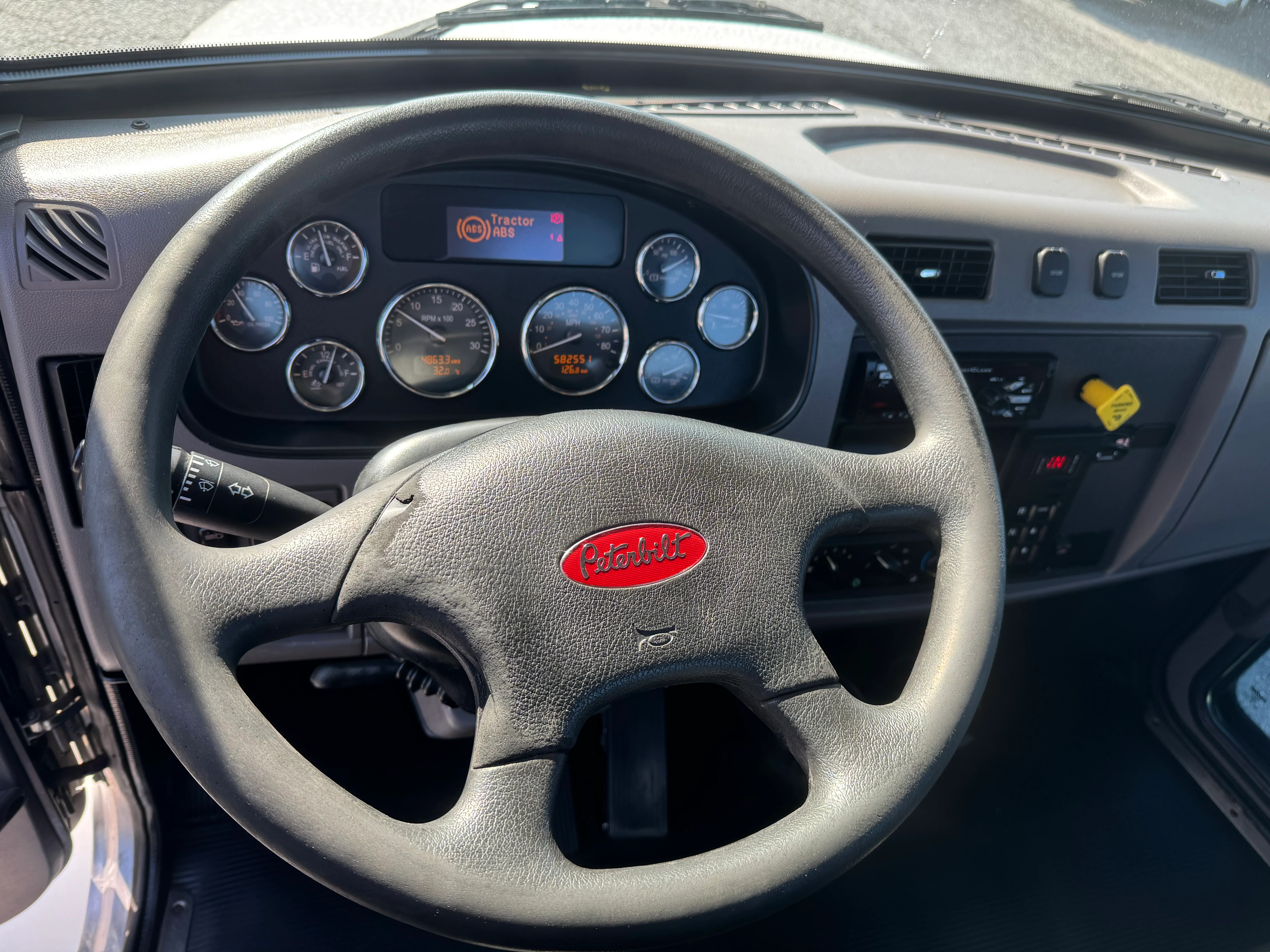 2020 Peterbilt 337 in Landover, MD — photo 8